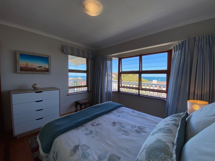 4 Bedroom Property for Sale in Outeniqua Strand Western Cape